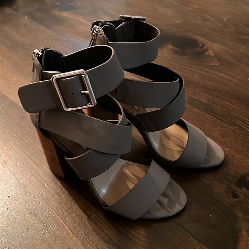 Steve Madden heals. Size 5.5